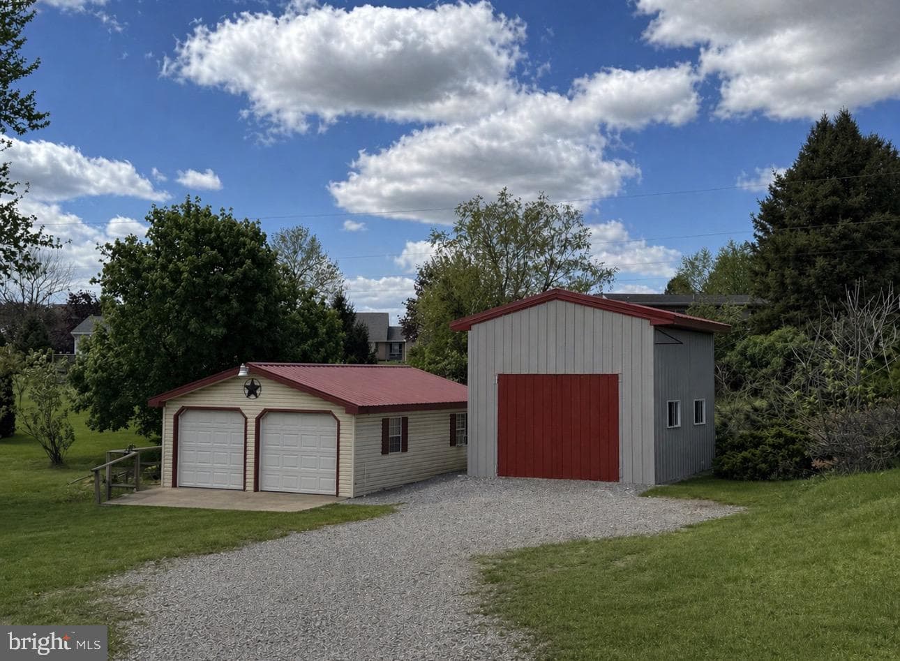 1577 Streamside Drive photo 14