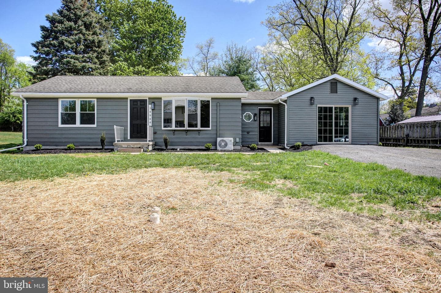14944 Sherwood Drive photo 2