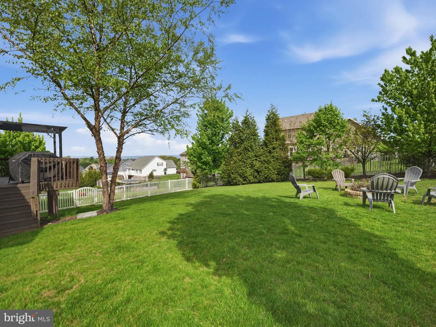 233 Cresthaven Drive photo 31