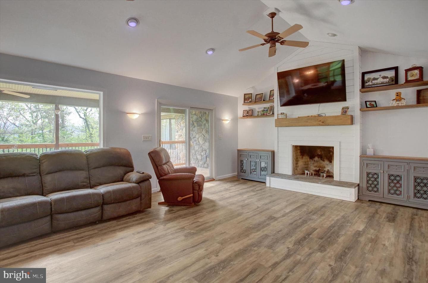 870 Remington Drive photo 10