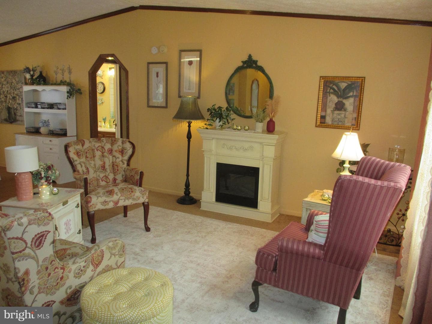 284 Waverly Court photo 4