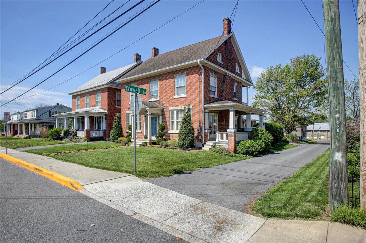 301 S Washington Street photo 3
