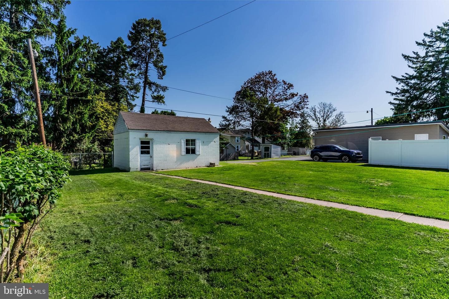 351 E E Catherine Street photo 9