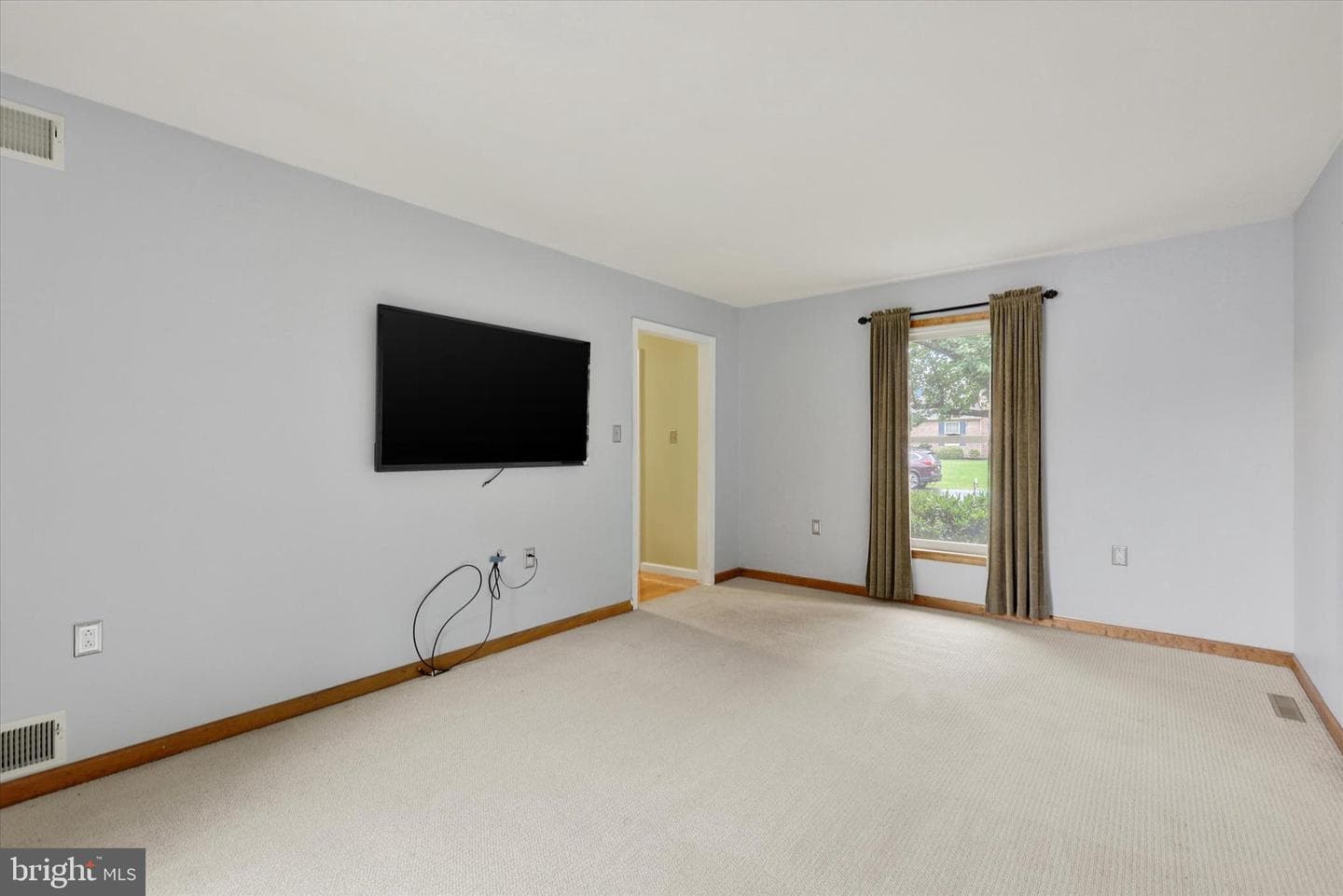 760 Franklin Square Drive photo 3