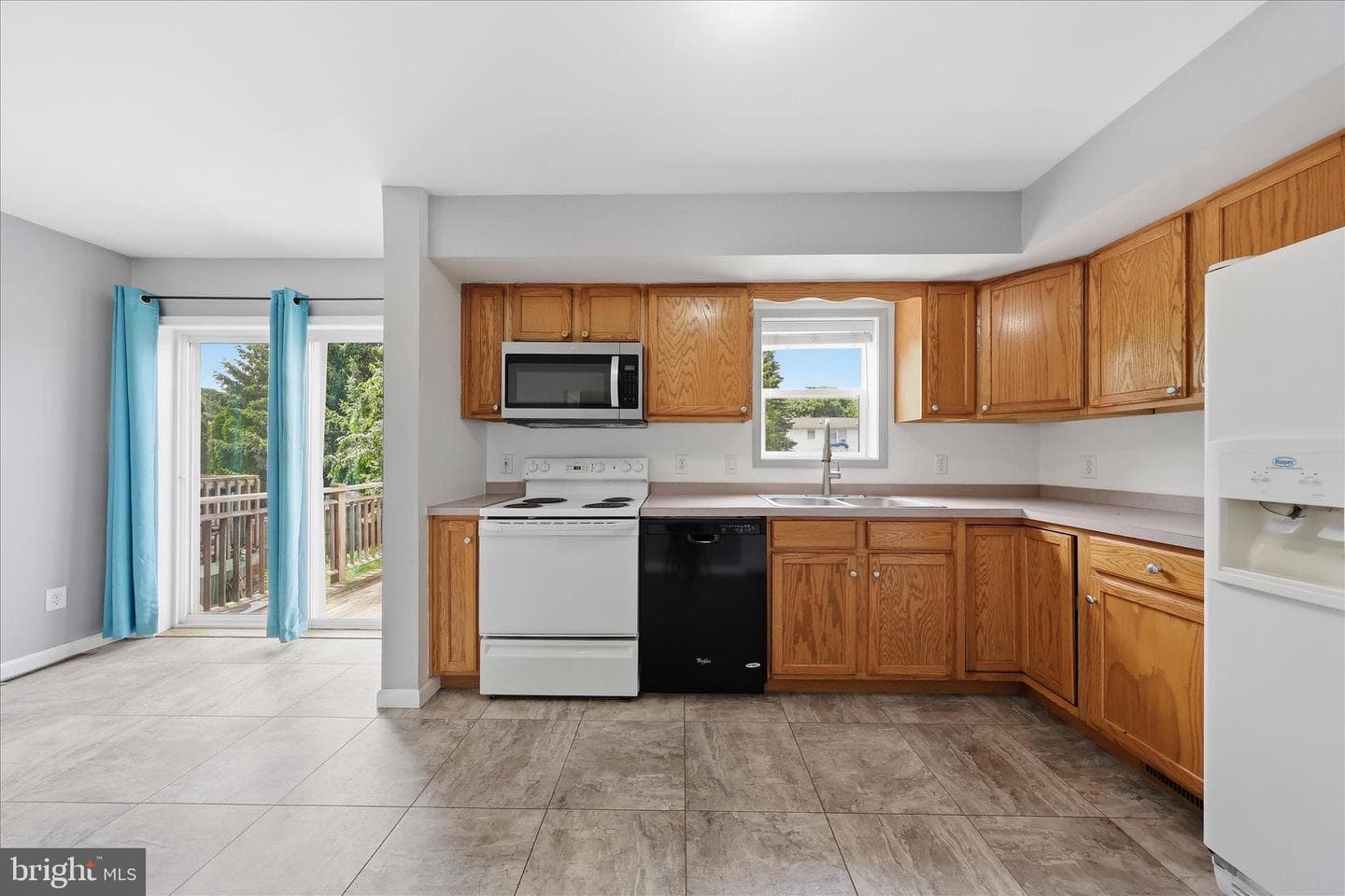 8757 Kings Road photo 17