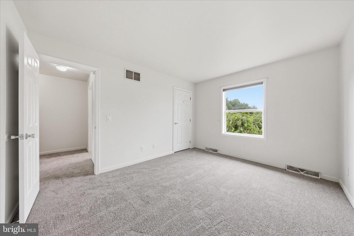 8757 Kings Road photo 22