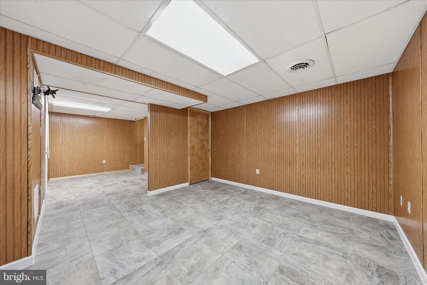 8757 Kings Road photo 34