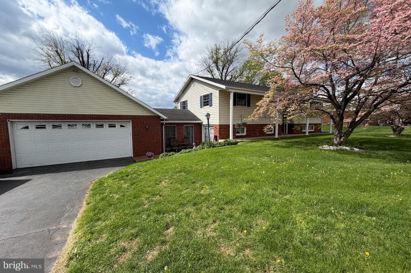 328 Wayburn Street photo 2