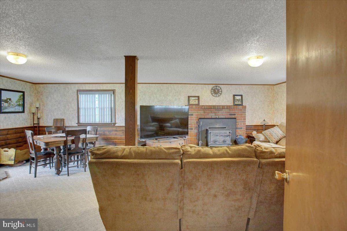 328 Wayburn Street photo 25