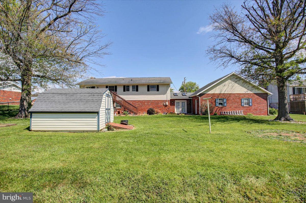328 Wayburn Street photo 5