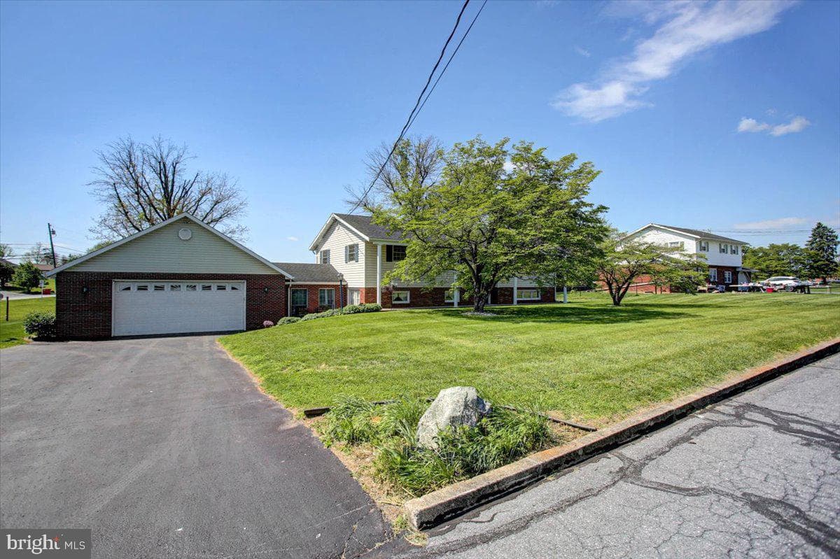328 Wayburn Street photo 8
