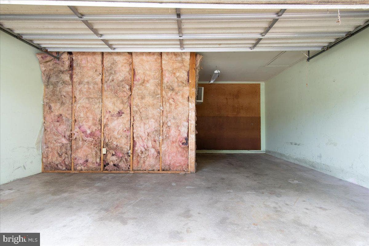 6391 Hillcrest photo 28