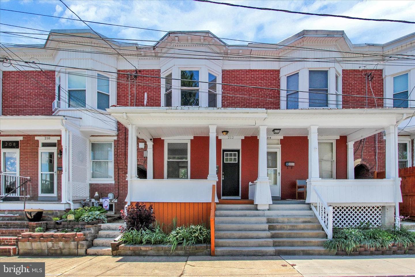 212 W 4th Street photo 2