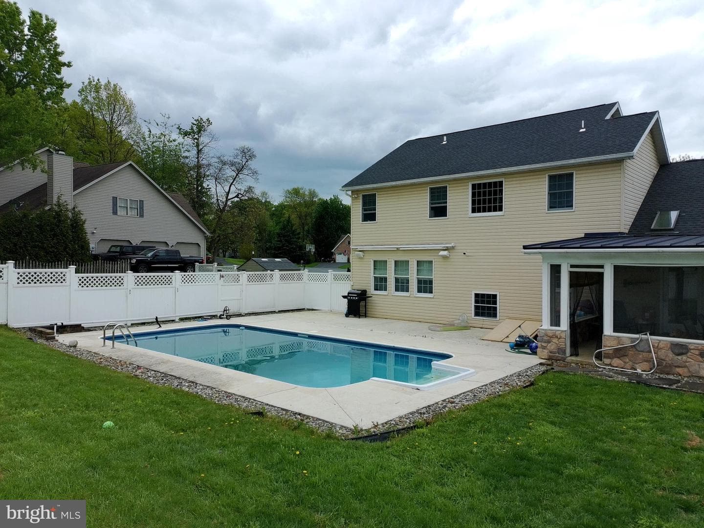 631 Eric Drive photo 12
