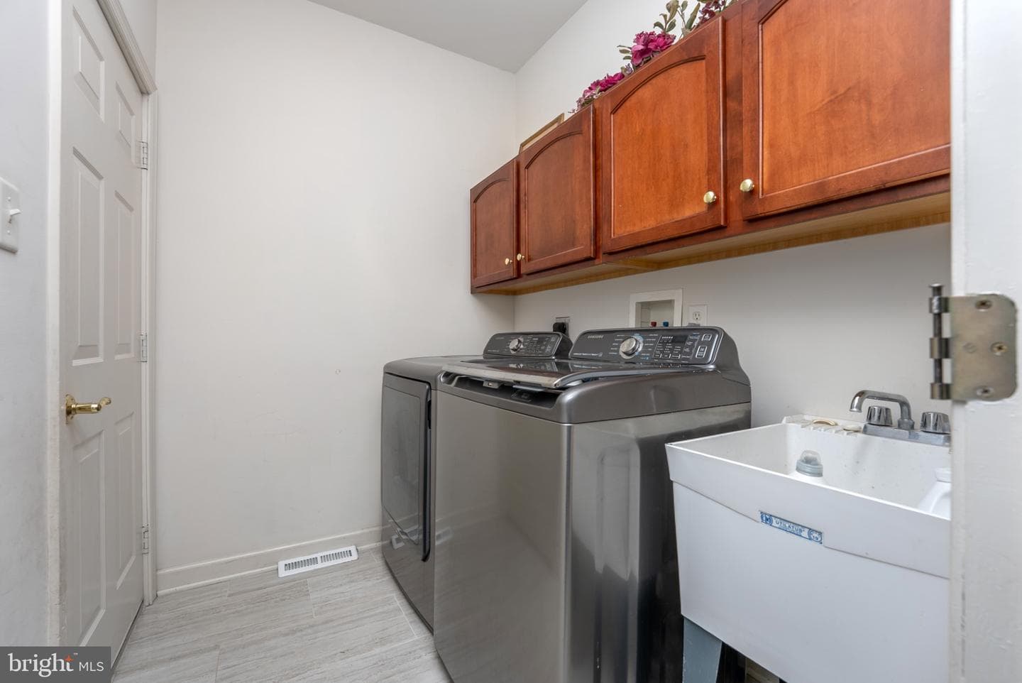 2384 Castlegreen Dr photo 34