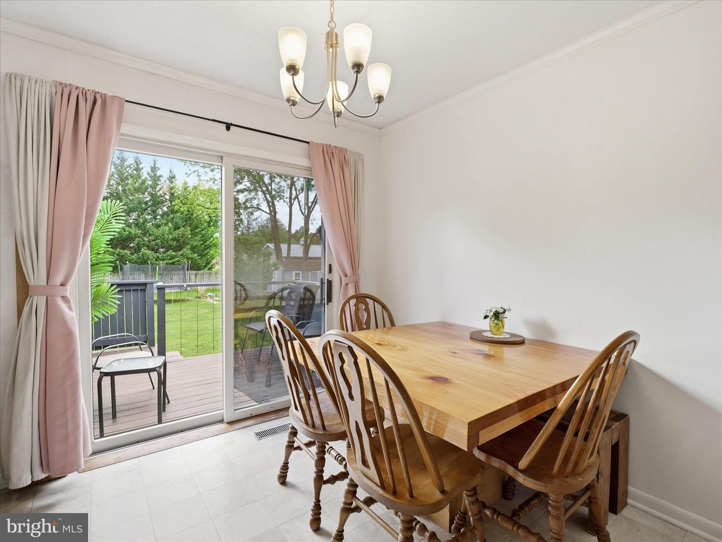 380 Hade Street photo 13