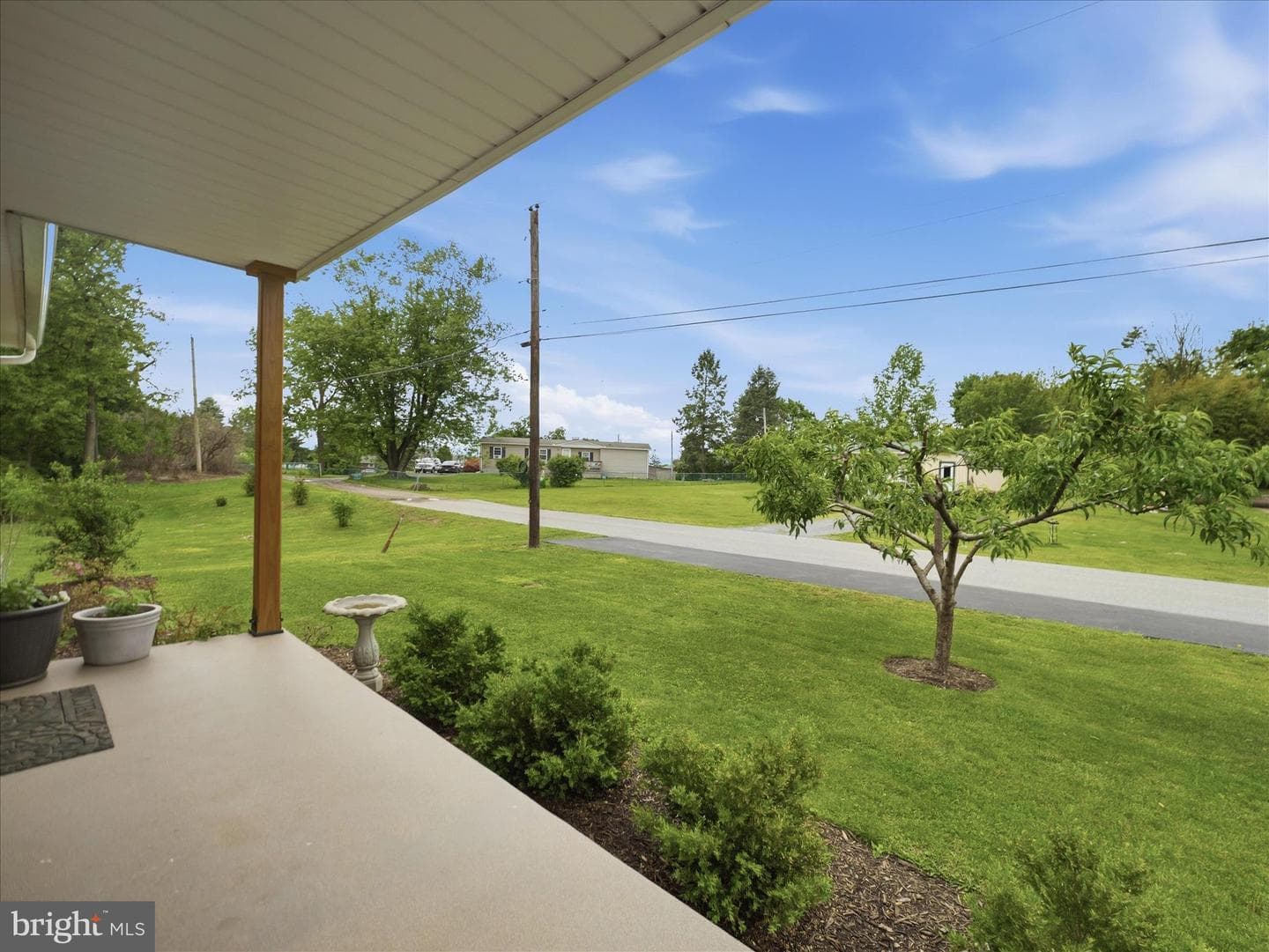380 Hade Street photo 2