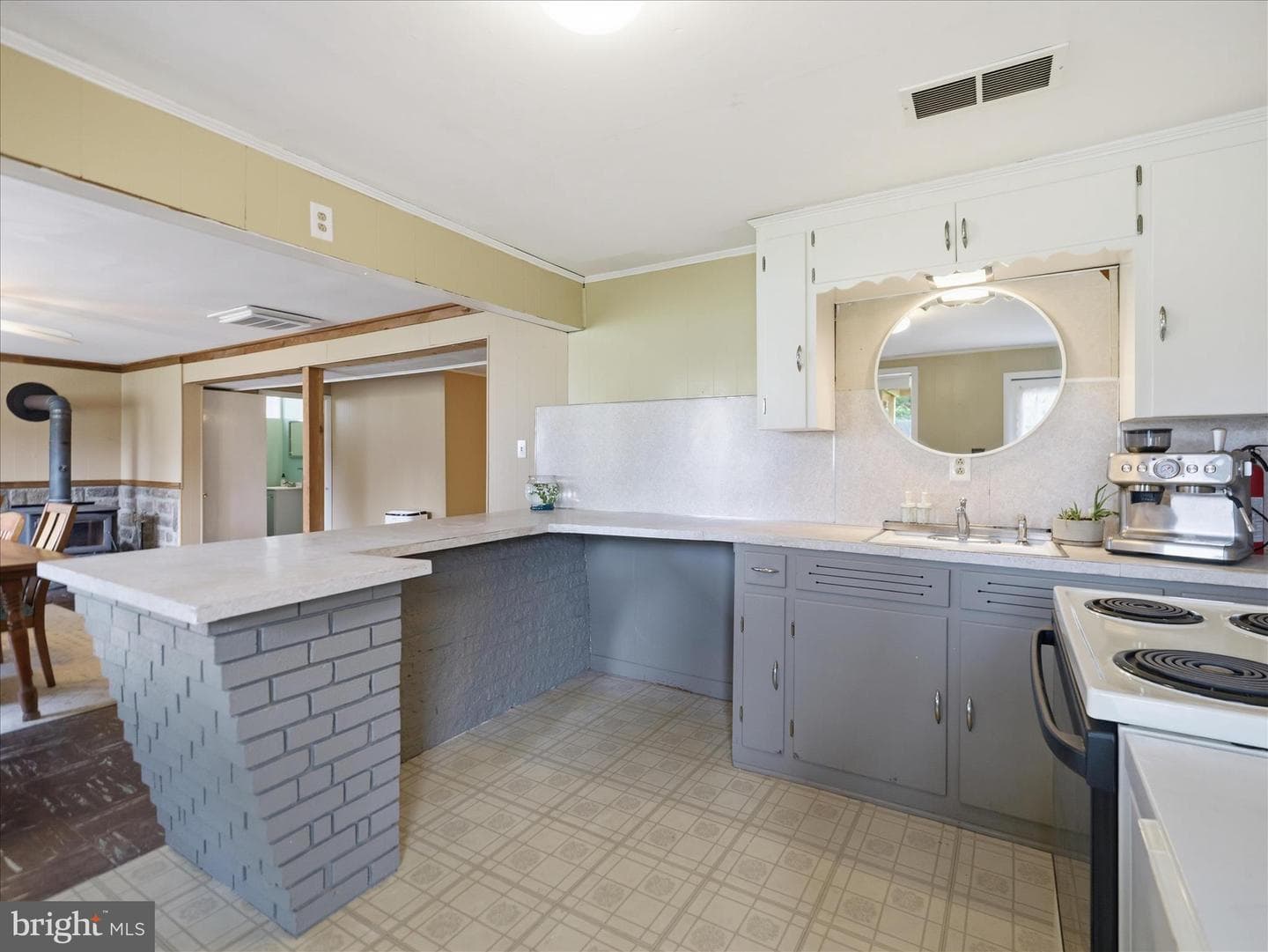 380 Hade Street photo 28
