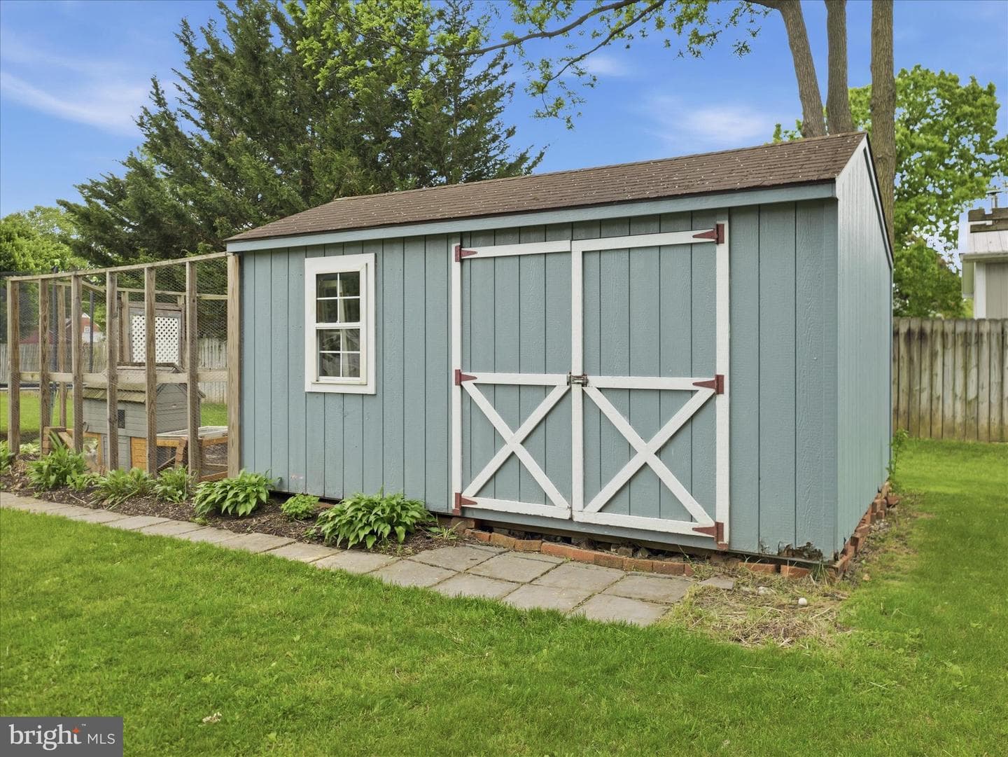 380 Hade Street photo 35