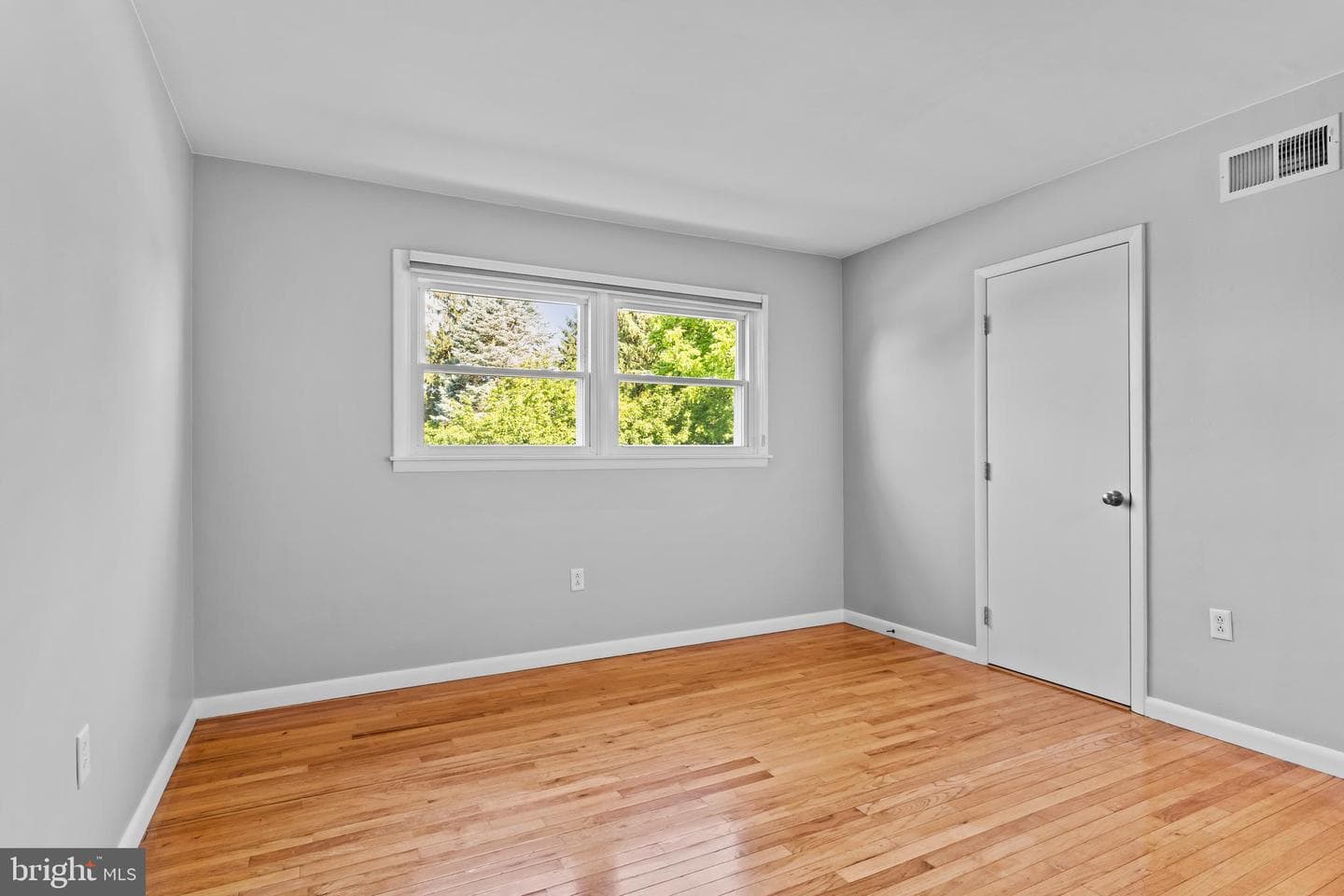 17 Kensington Drive photo 37
