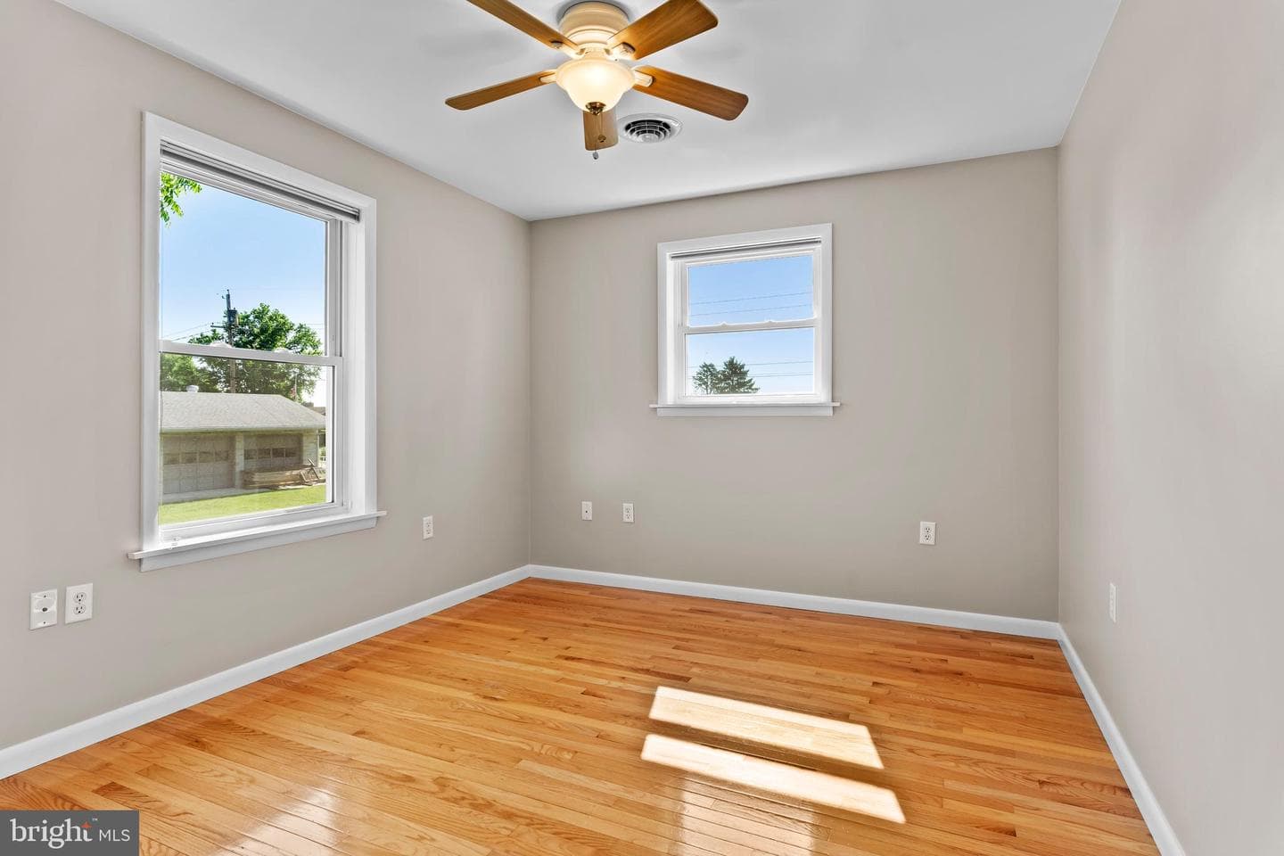 17 Kensington Drive photo 41