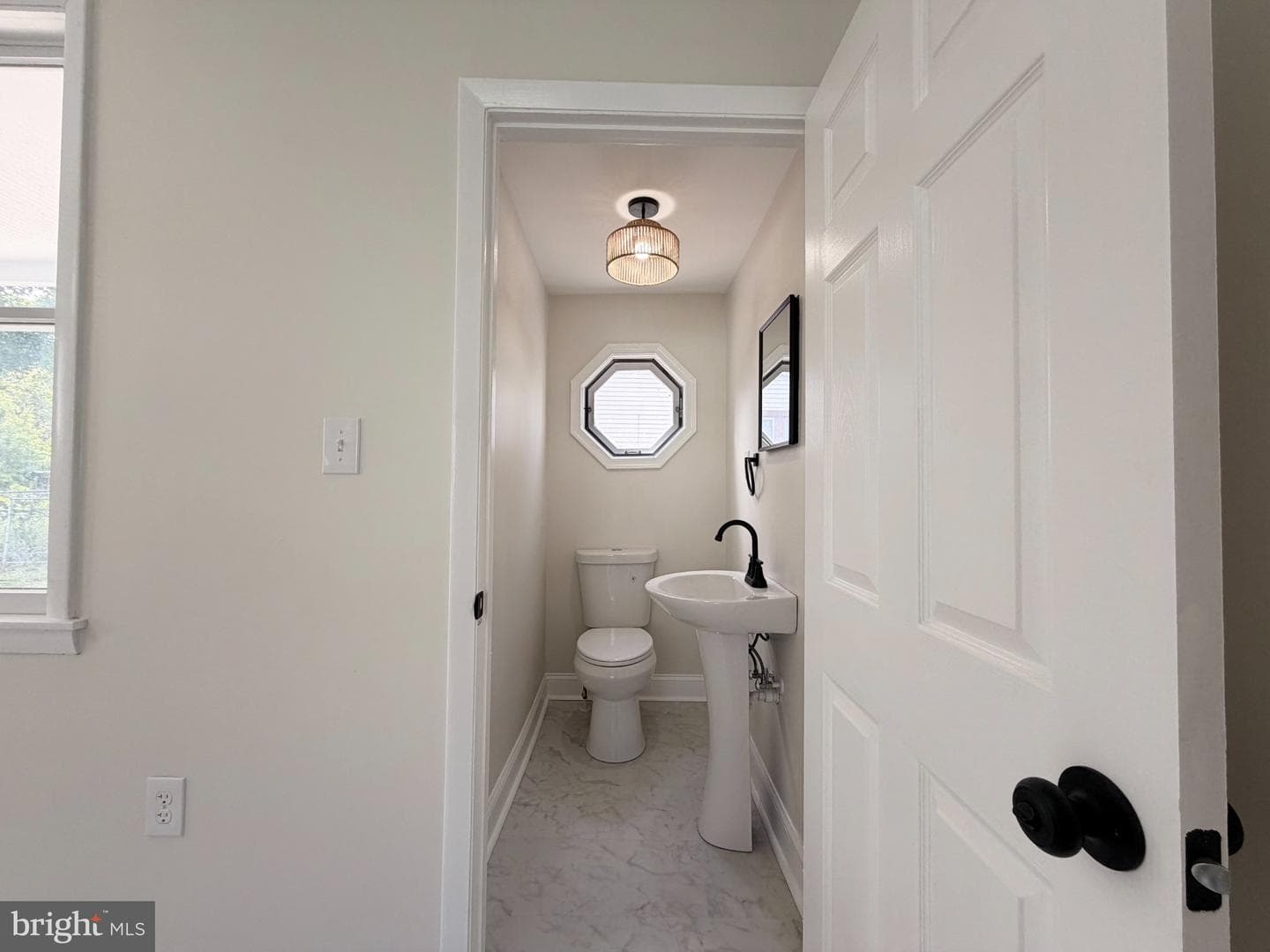 3900 Lincoln Street photo 9