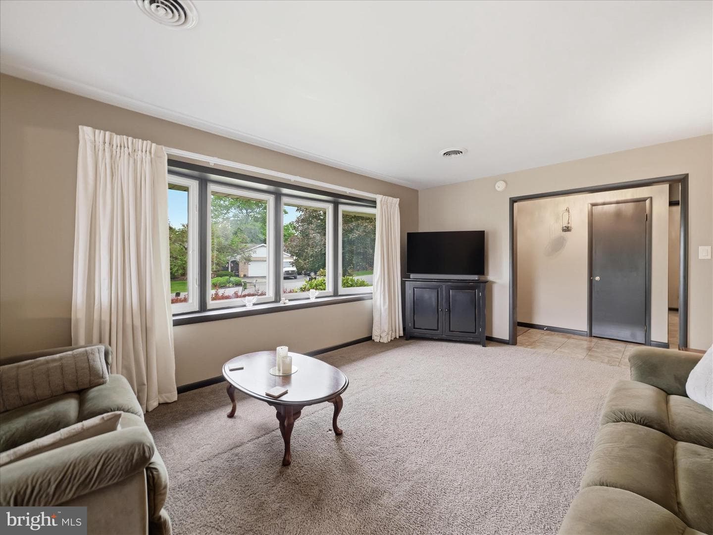 9689 Forest Ridge Road photo 5