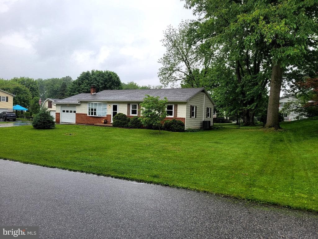 160 Echo Drive photo 4
