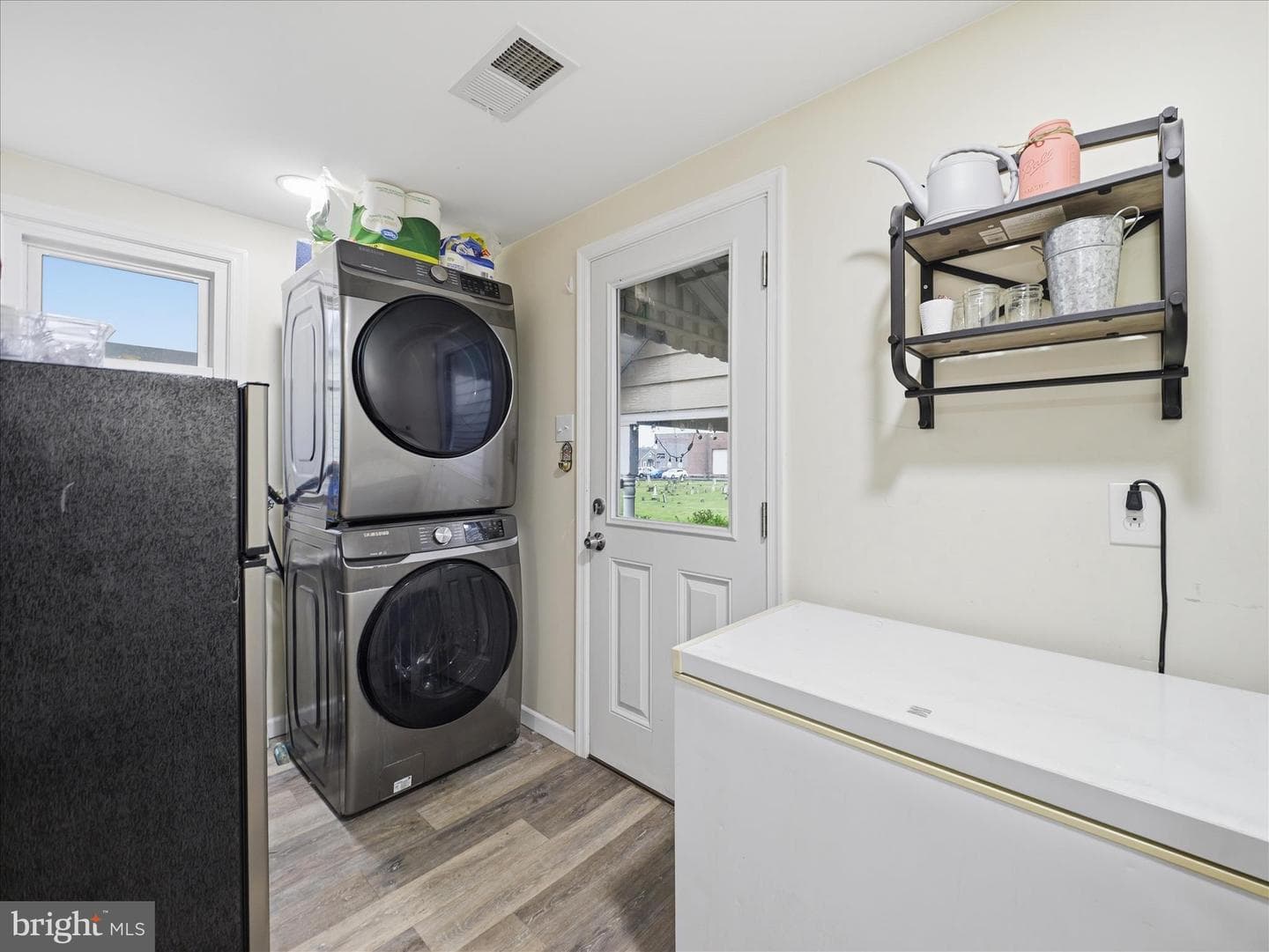 128 E Madison Street photo 17