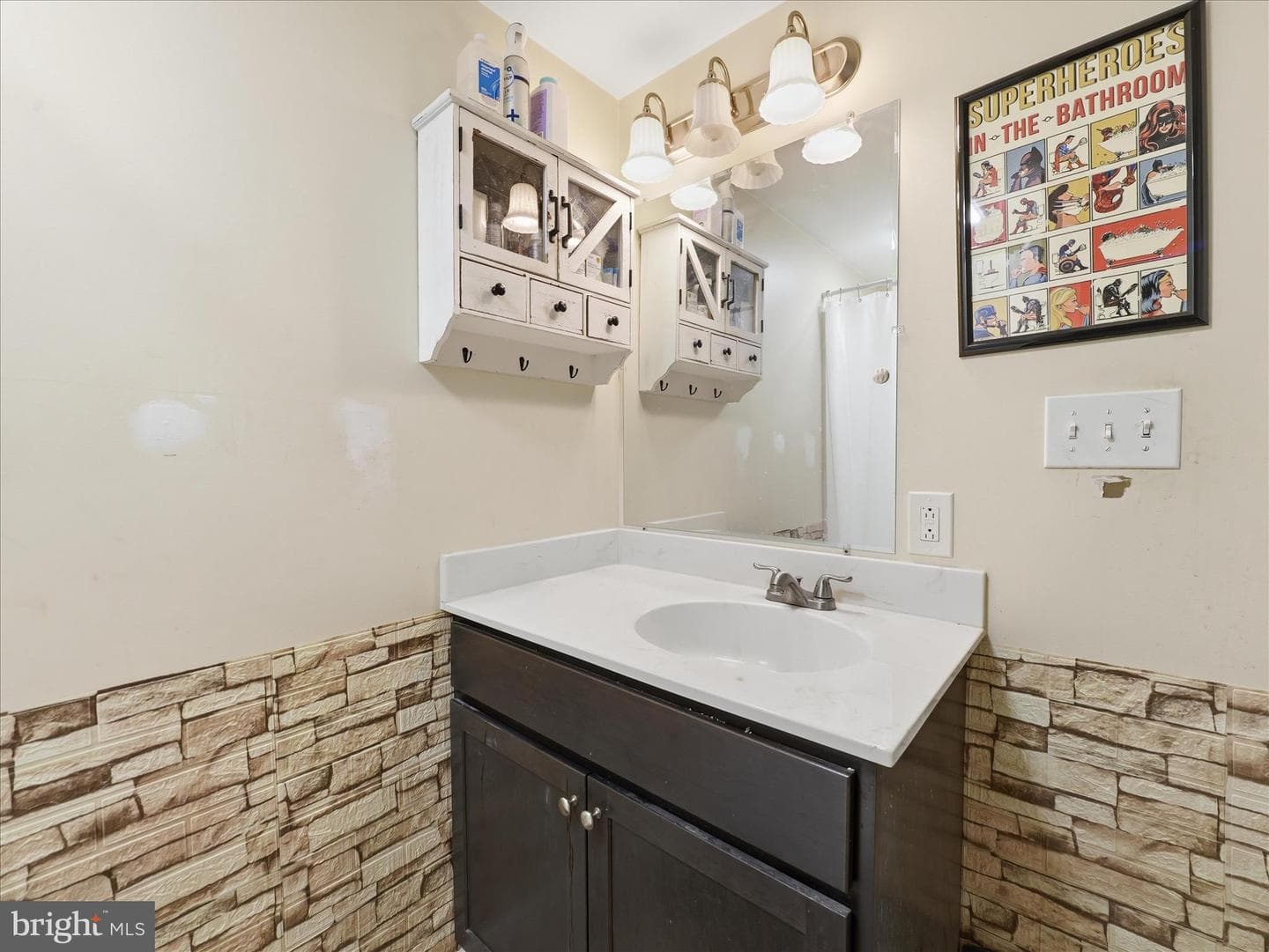 128 E Madison Street photo 18
