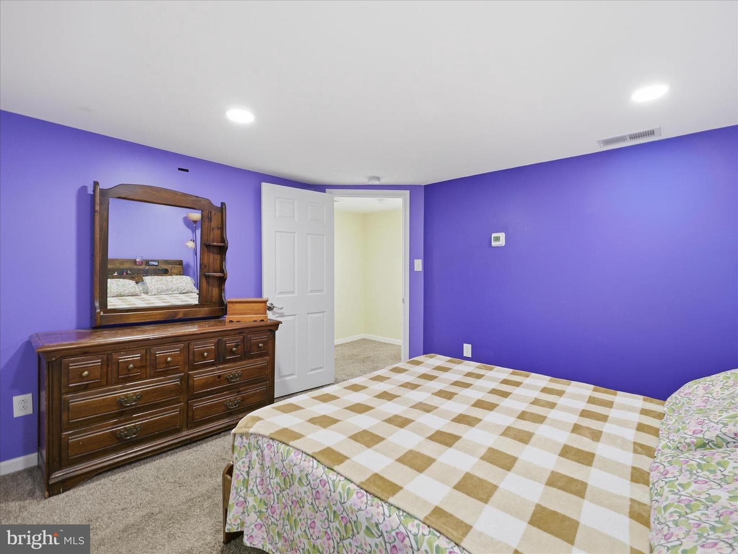 128 E Madison Street photo 21