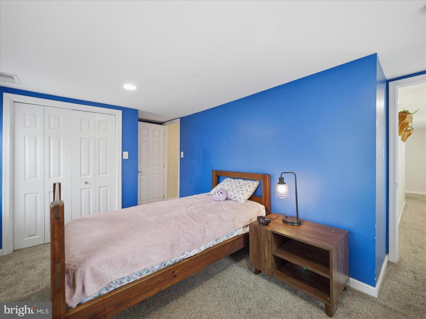 128 E Madison Street photo 24