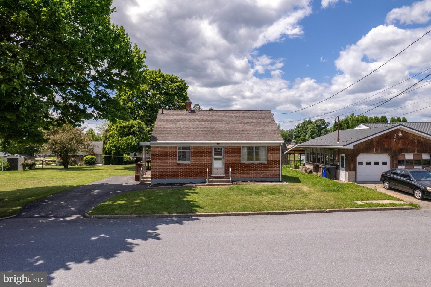 420 Maple Hill Avenue photo 3