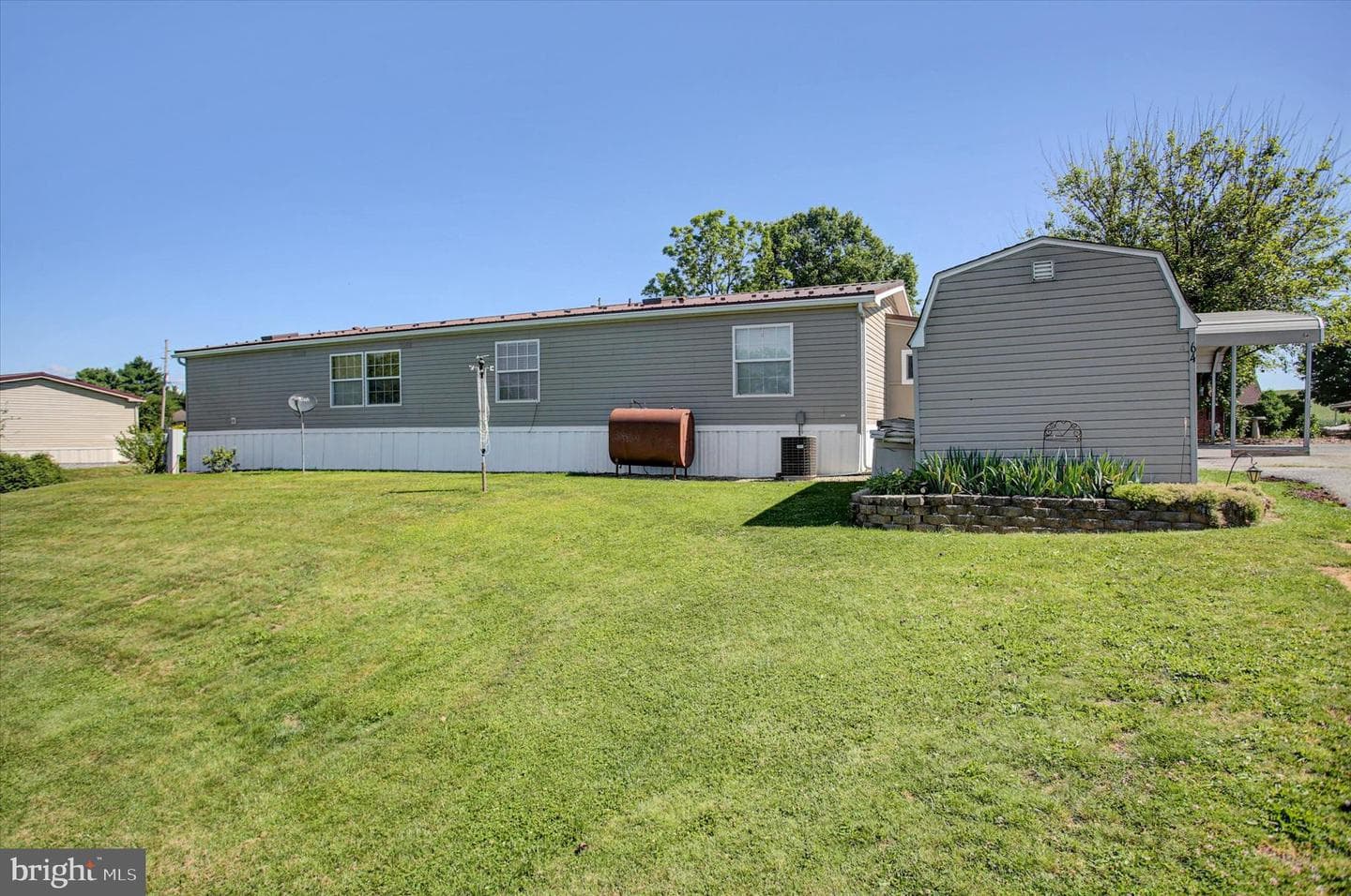 64 Tiffany Drive photo 23