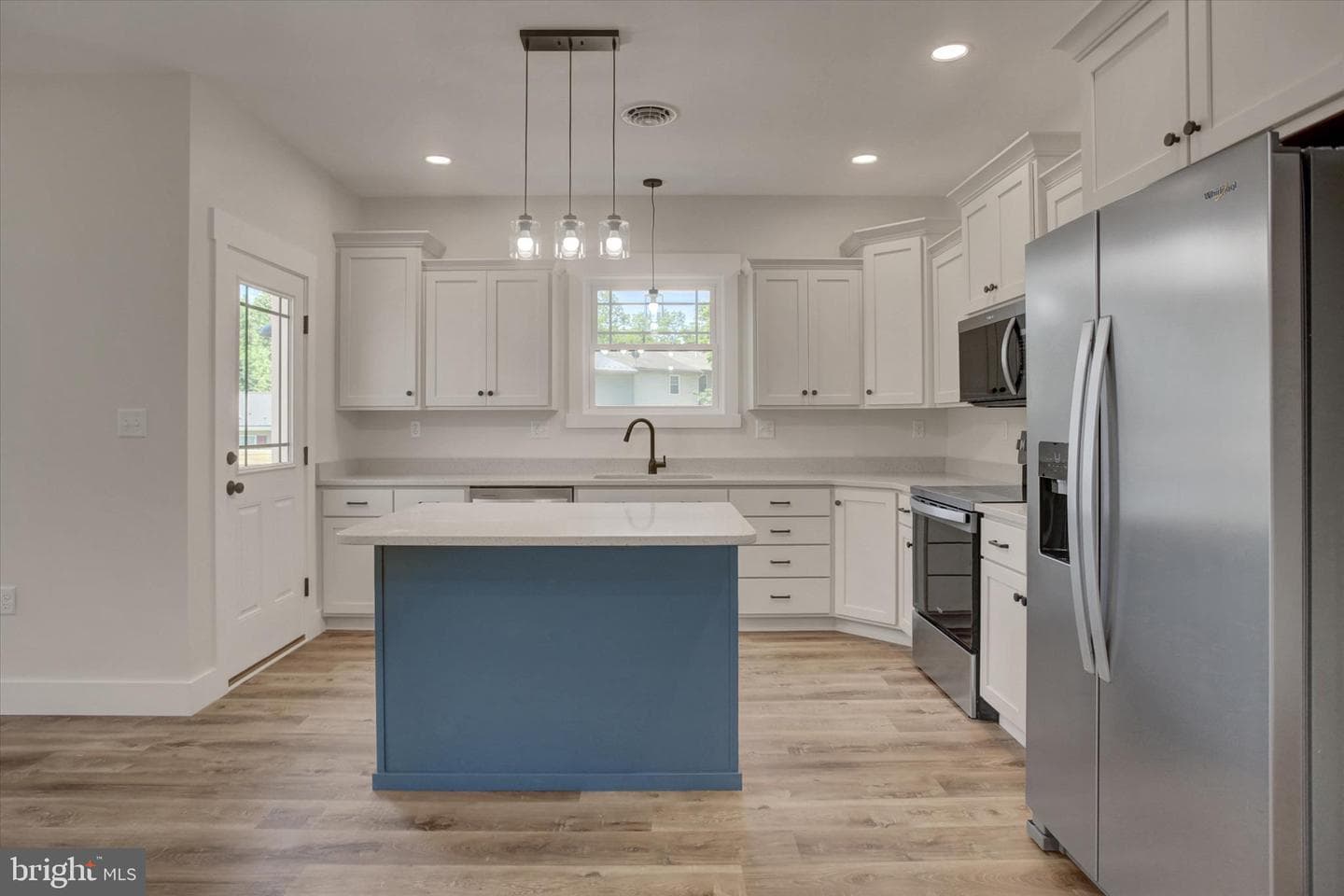 695 Karvois Court photo 13