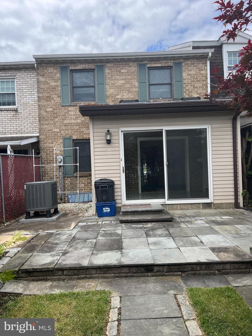 841 Woodlawn Drive photo 4