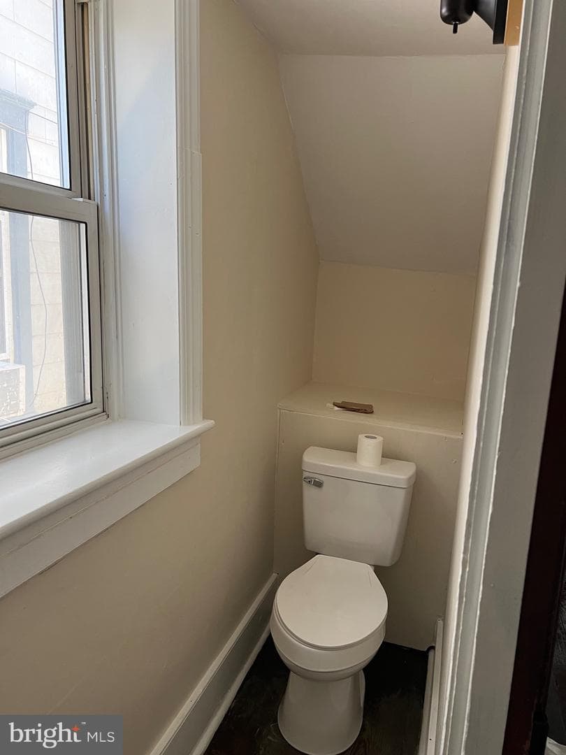 323 Hood Street photo 16