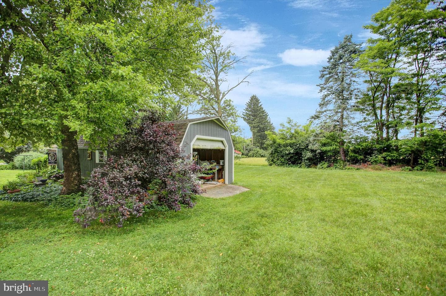 405 Westover Rd photo 19