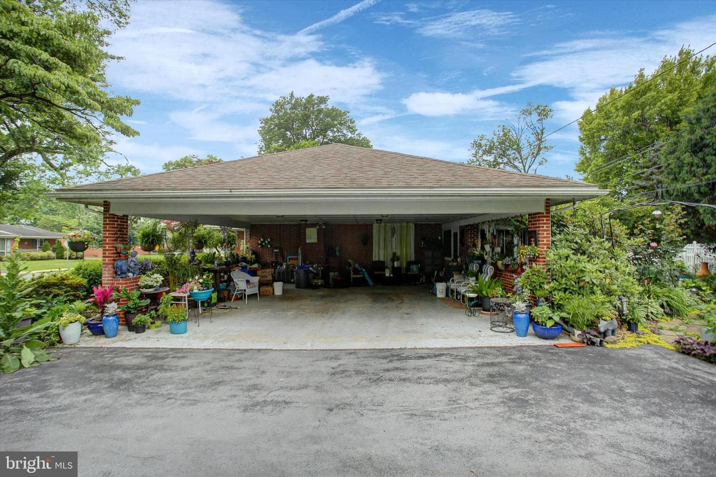 405 Westover Rd photo 8