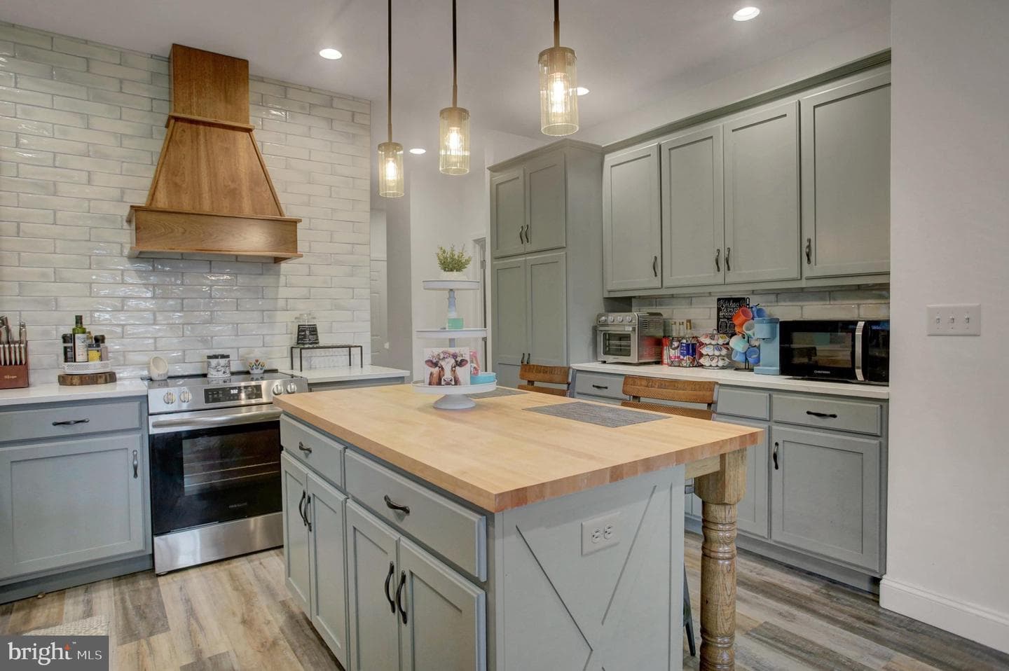 1311 Marvic Dr. photo 19