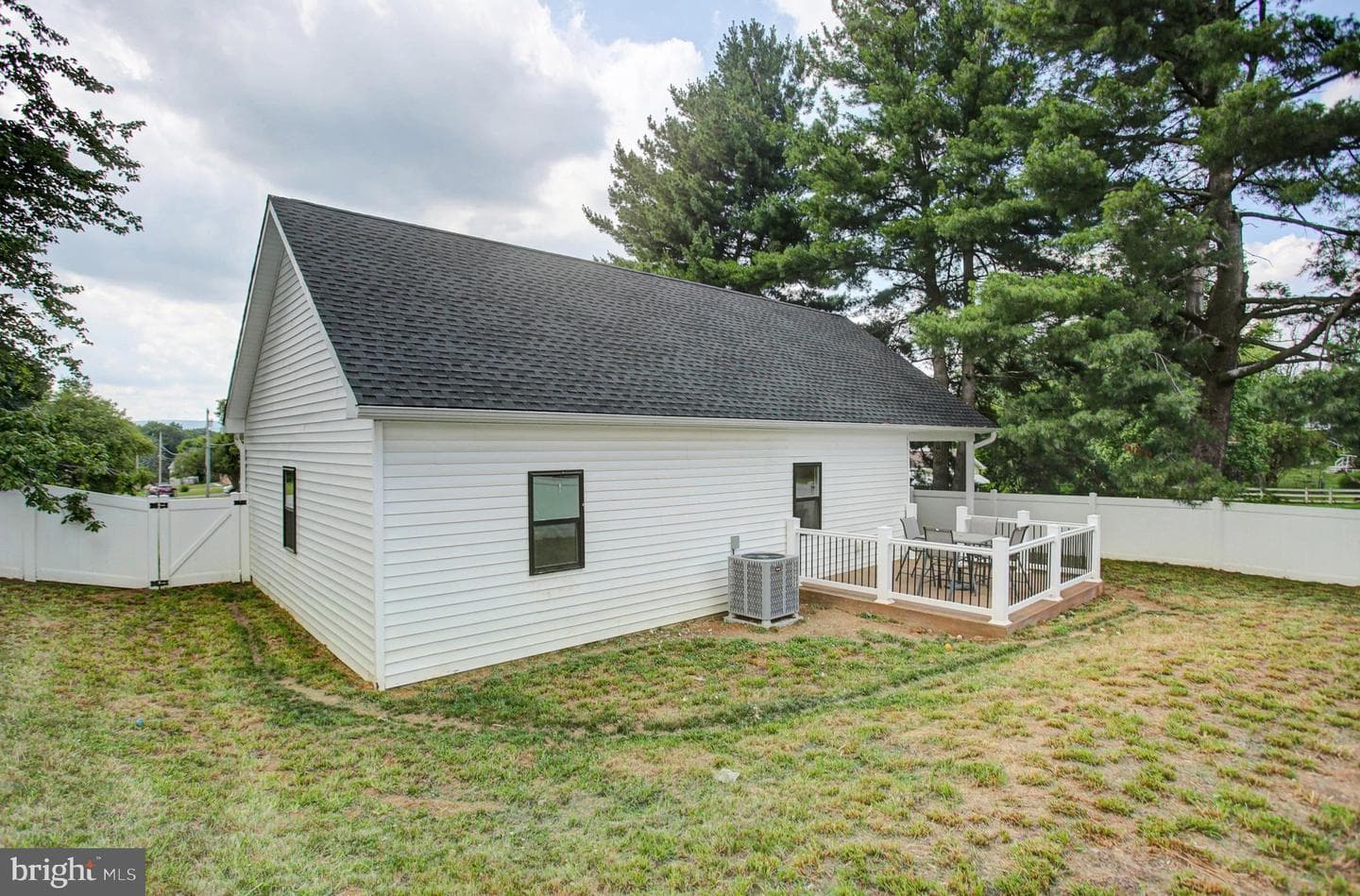 1311 Marvic Dr. photo 32