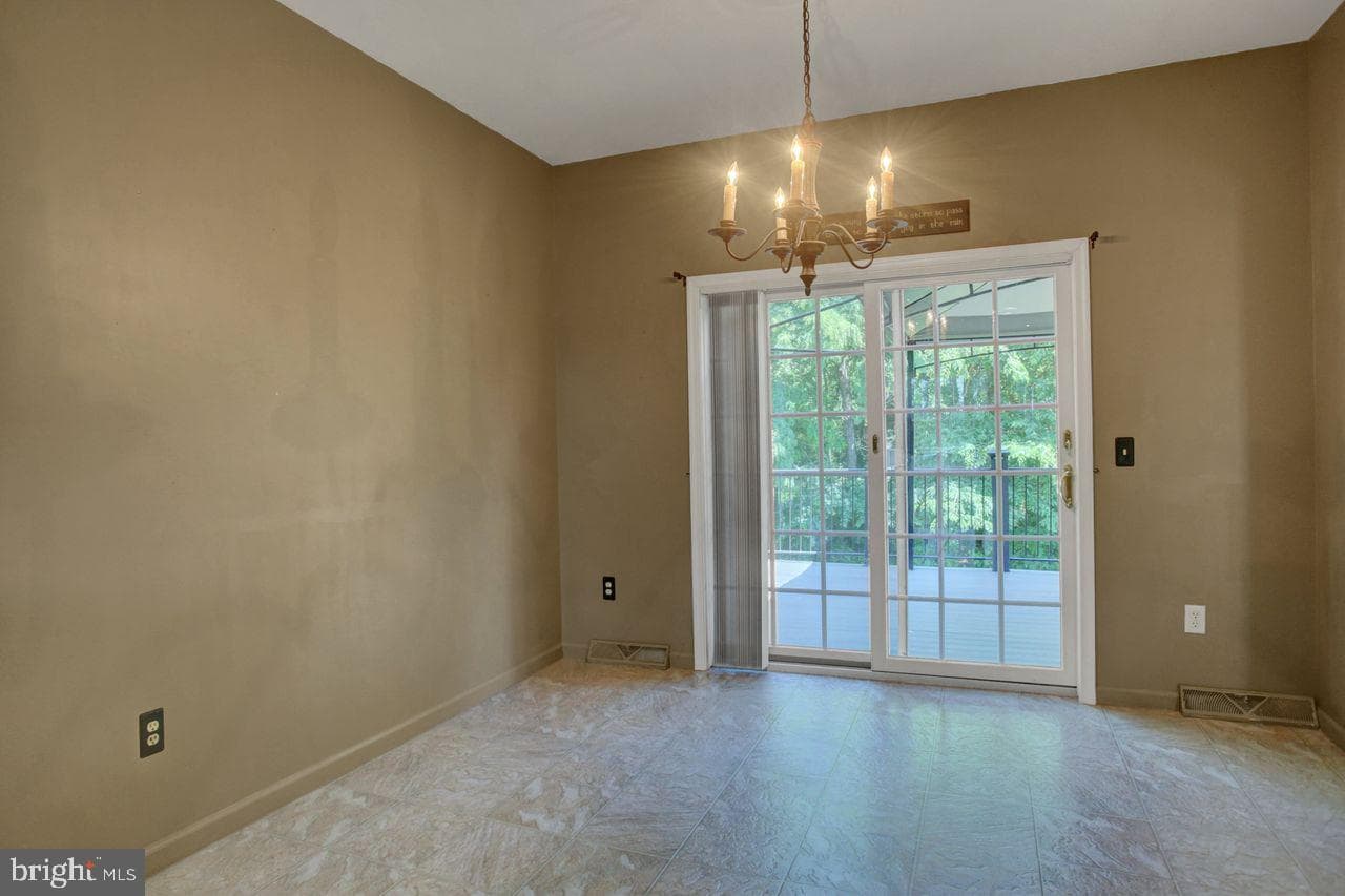 8333 Buchanan Trail W photo 17