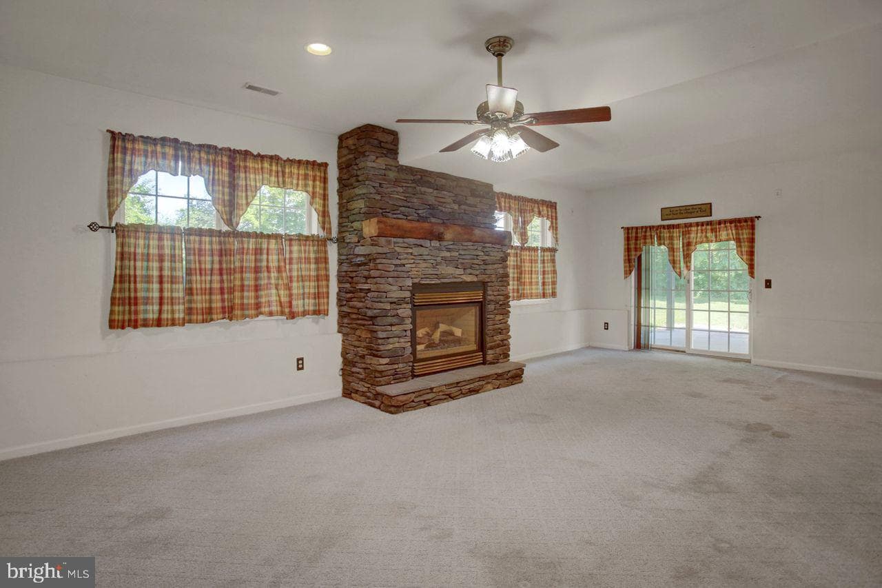 8333 Buchanan Trail W photo 39