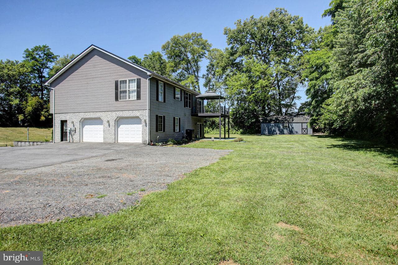 8333 Buchanan Trail W photo 50