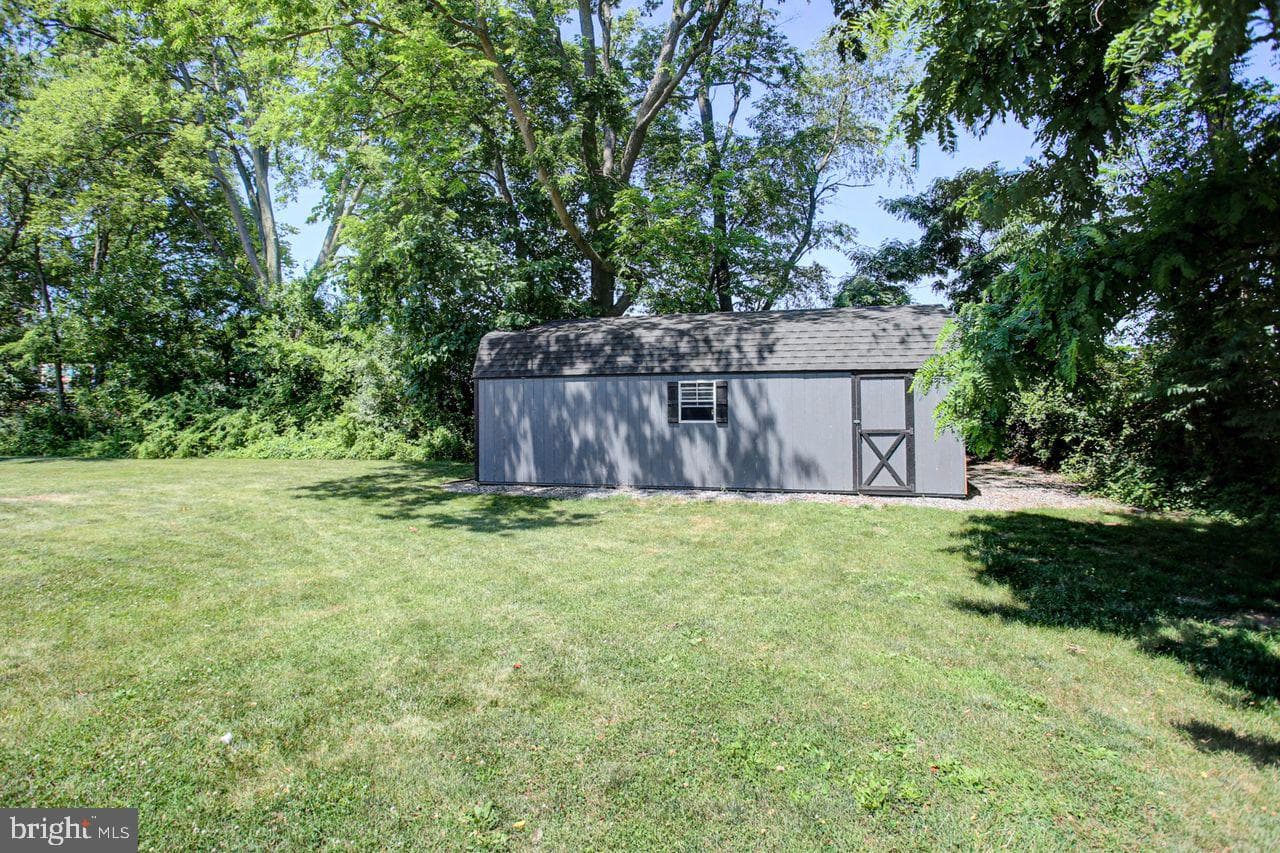 8333 Buchanan Trail W photo 54