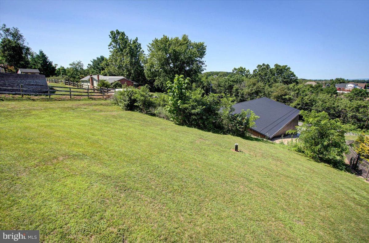 1724 Bell Avenue photo 55