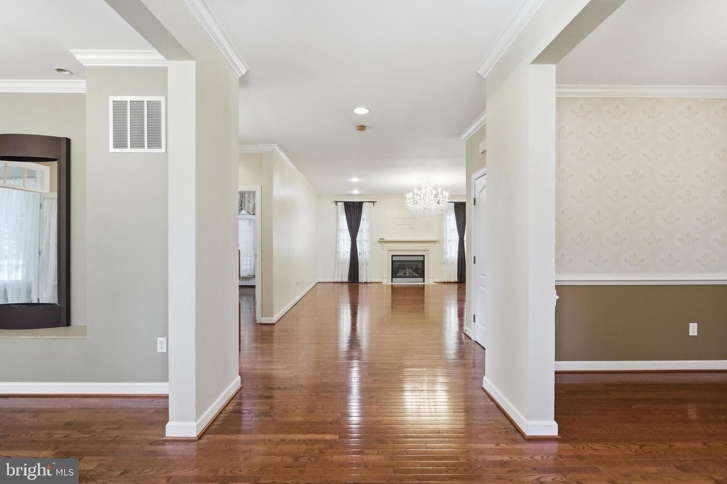 2419 Somerset Road photo 25