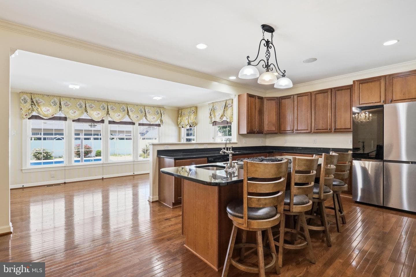 2419 Somerset Road photo 37
