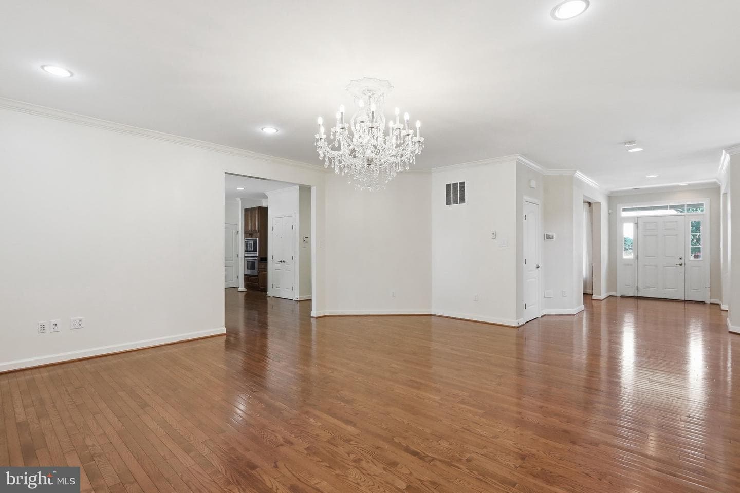 2419 Somerset Road photo 46