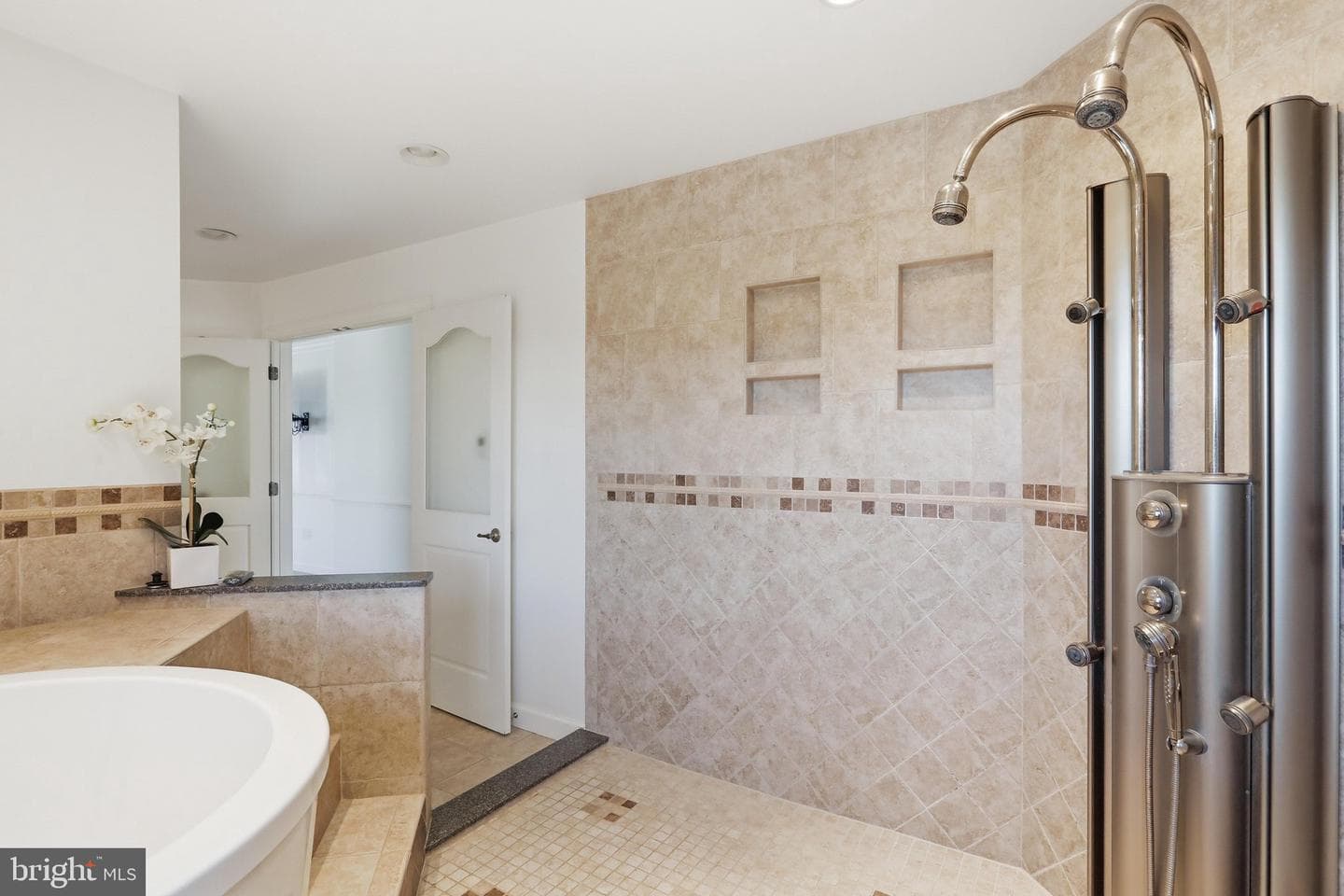 2419 Somerset Road photo 62
